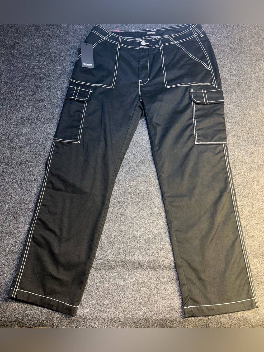 True Religion Men's Bobby Baggy Black Cargo Jeans White Contrast Stitching 36